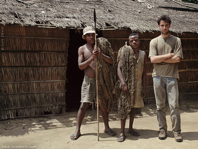 Net hunters, from Luis Devin's fieldwork in Central Africa (Bakola-Bagyeli Pygmies, Cameroon)