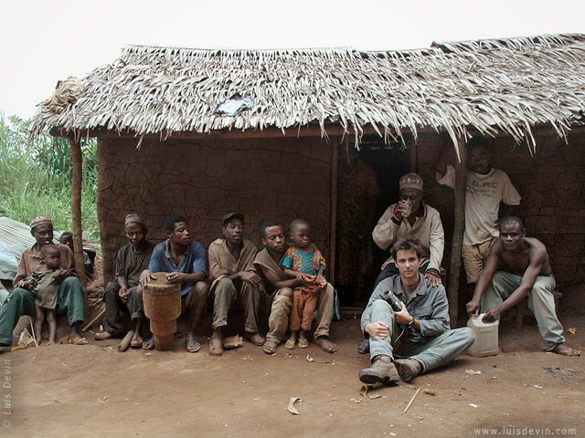 Musicians with a drum, from Luis Devin's fieldwork in Central Africa (Bedzan Pygmies, Cameroon)