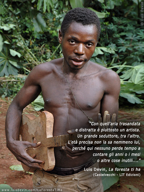 Chitarra pigmea, dalle ricerche antropologiche di Luis Devin in Africa centrale (Pigmei Baka, Camerun)