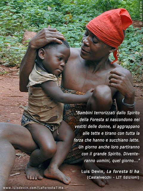 Anziana con bambino, dalle ricerche antropologiche di Luis Devin in Africa centrale (Pigmei Baka, Camerun)