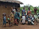 Suonatrici con bambini (Pigmei Bedzan, Camerun)