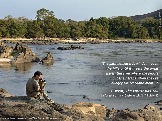 Video shooting along a river, from Luis Devin's anthropological research in Central Africa (Gabon)